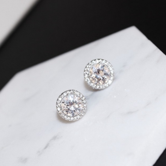 NEW GOLD PLATED ROUND DIAMOND HALO STUD EARRINGS - Picture 5 of 6